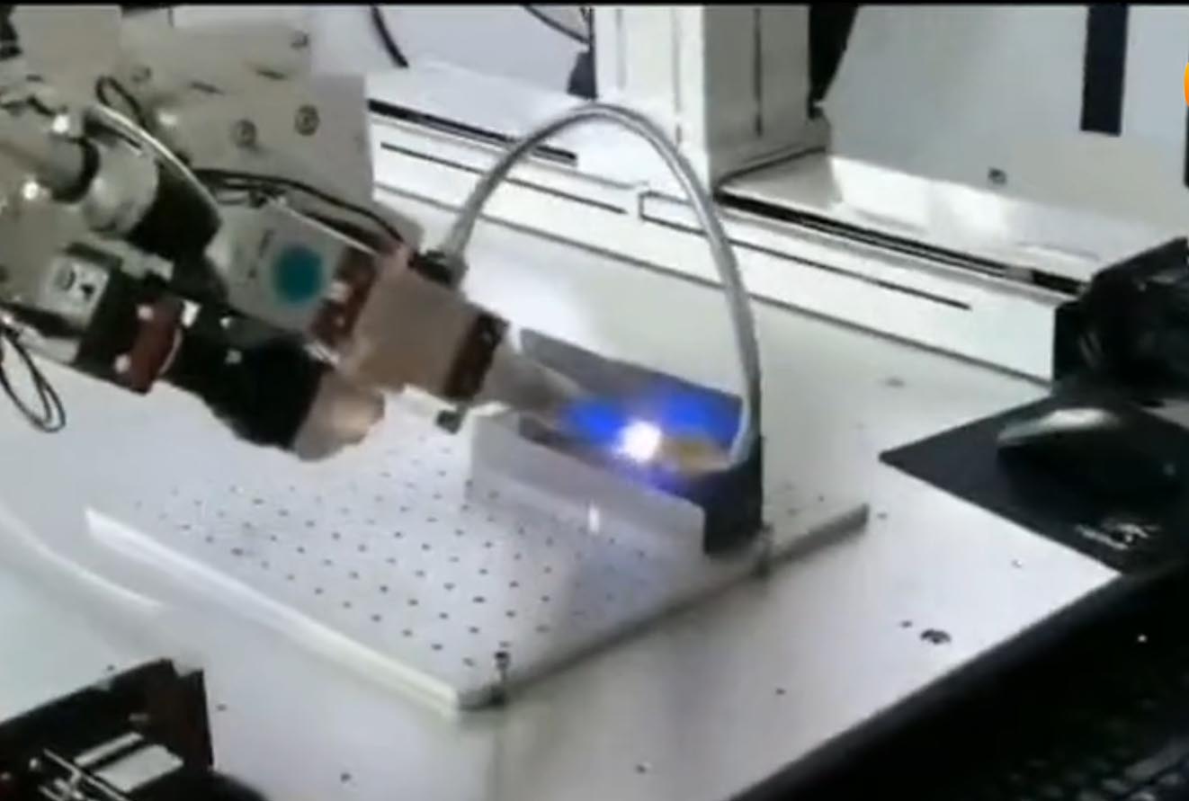 Auto fiber laser welding machine