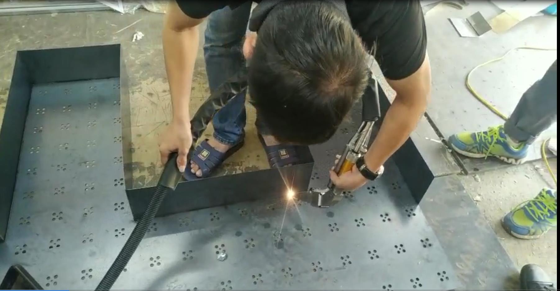 Hand held laser welding machine - cold plate welding